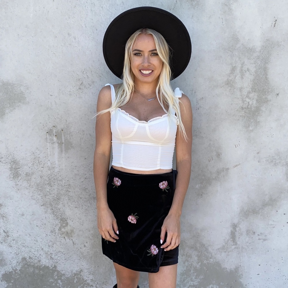 Loves Me Loves Me Not Black Skirt NWT